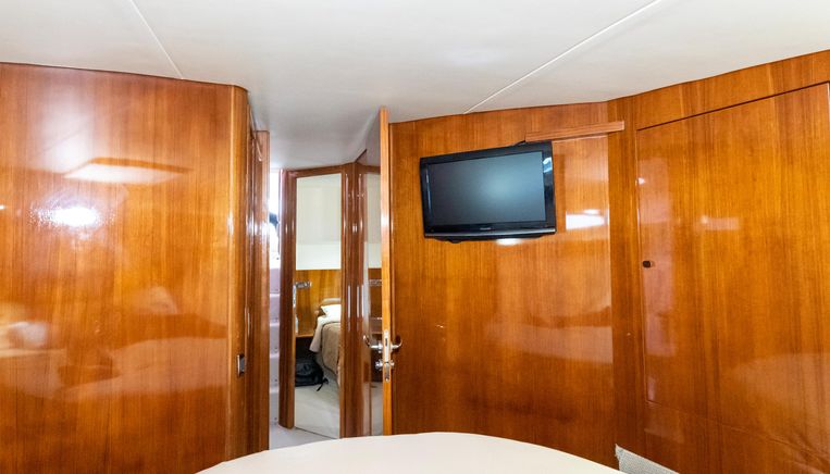 2011-50-maritimo-a50-aegean-enclosed