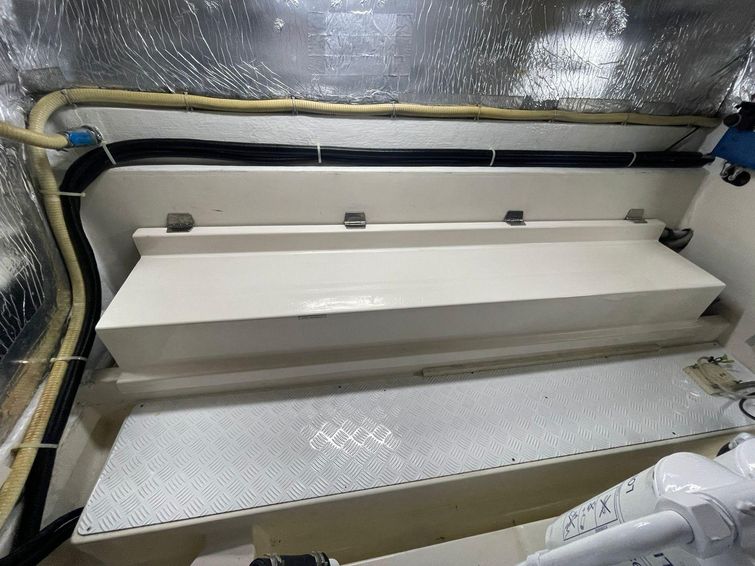 2011-50-maritimo-a50-aegean-enclosed