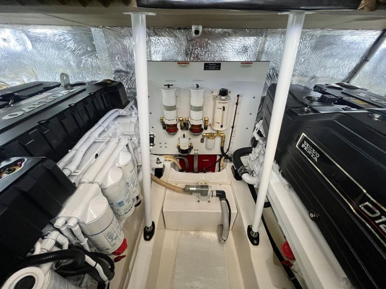 2011-50-maritimo-a50-aegean-enclosed