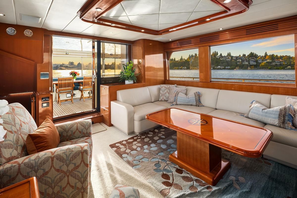 2014 Hampton 72 