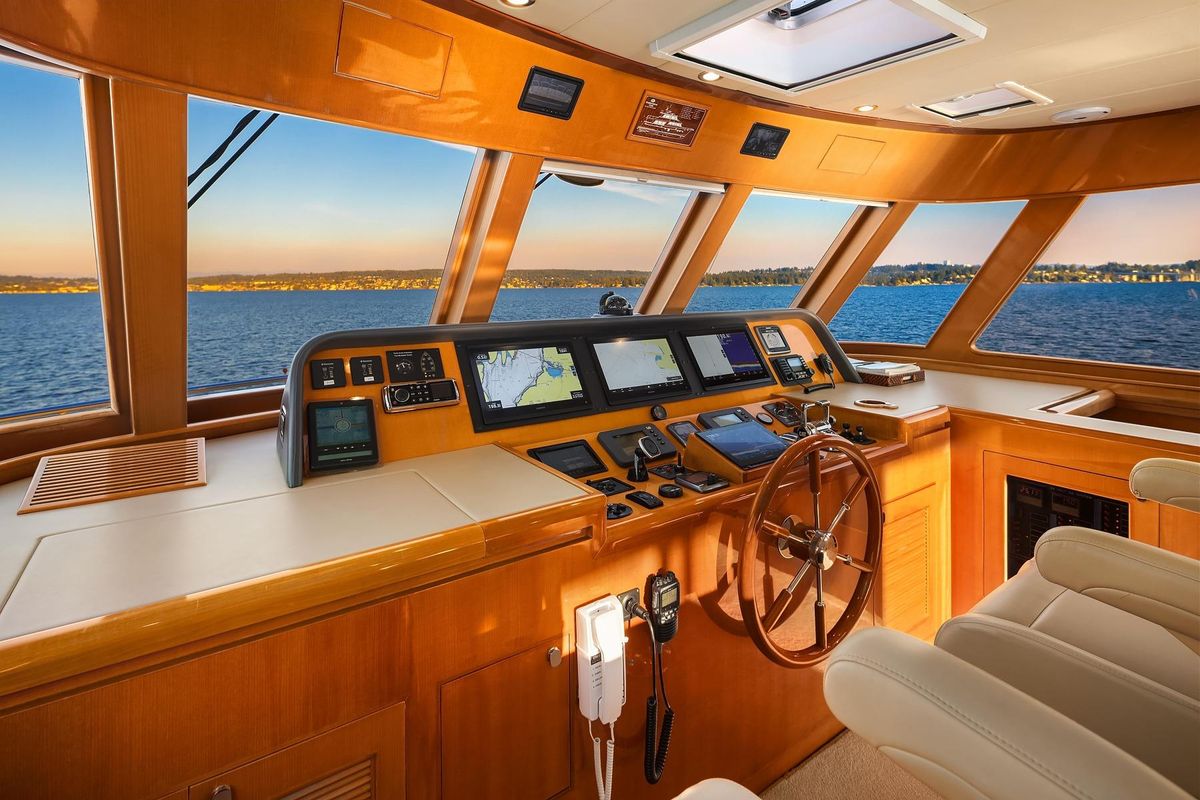 2014 Hampton 72 