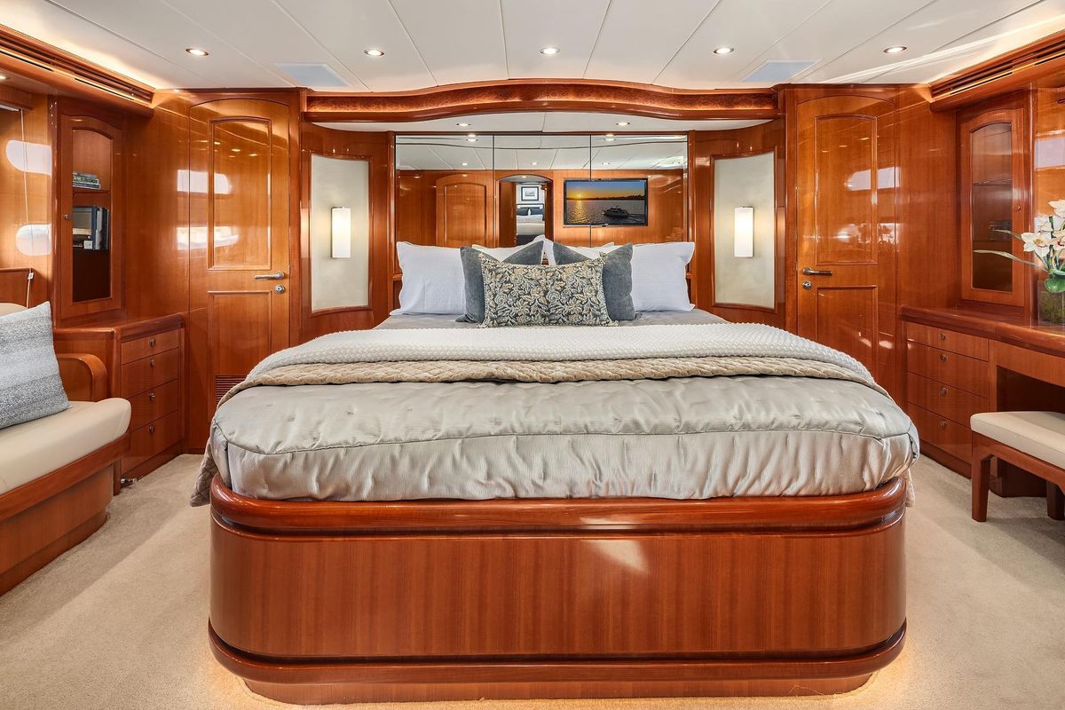 2014 Hampton 72 