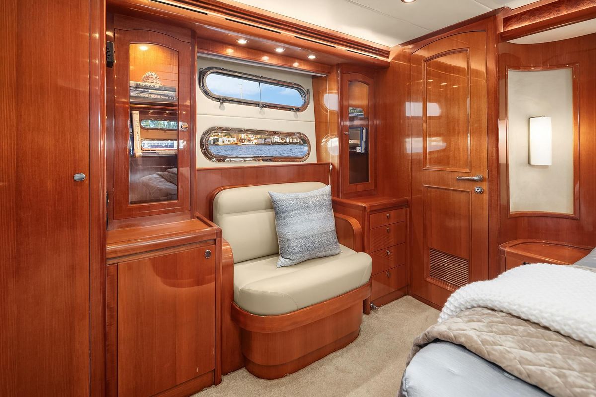 2014 Hampton 72 