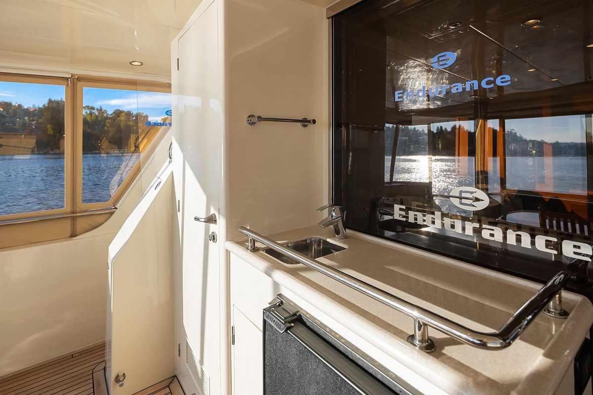 2014 Hampton 72 