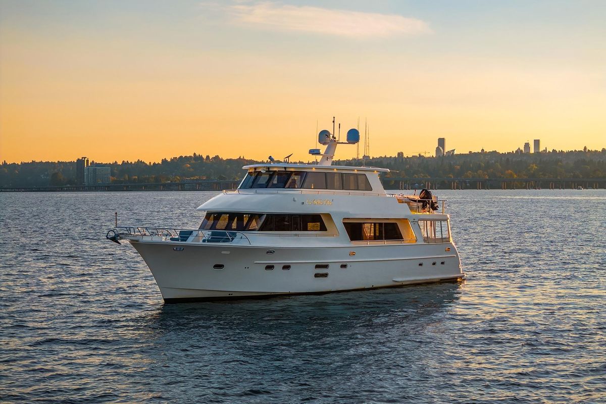 2014 Hampton 72 