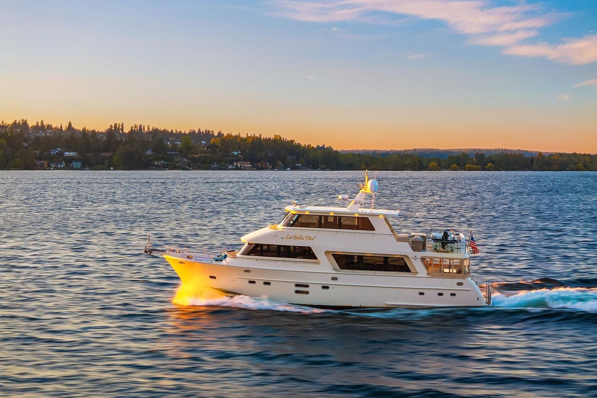 2014 Hampton 72 