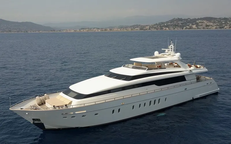 Petrus 2007 Sl108 @livorno Italy Yacht Photos Pics Luxurious 2007 Sanlorenzo 108 yacht cruising on open sea.