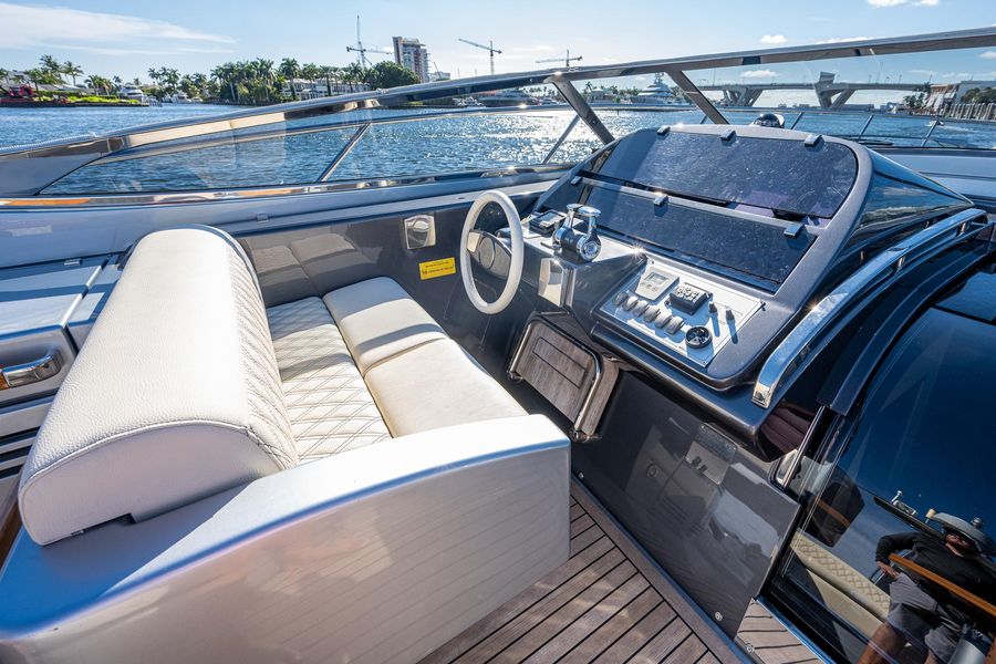 2014 Riva 52' le