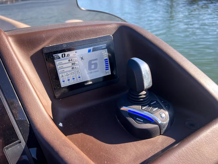  Yacht Photos Pics Dashboard of 2021 Bennington 27 QX boat with Yamaha display and joystick control.