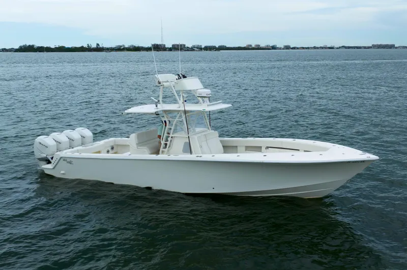  Yacht Photos Pics 2017 SeaVee 390z Center Console boat on open water.