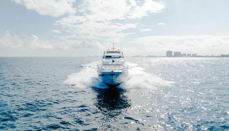 Abu Too! Yacht Photos Pics 