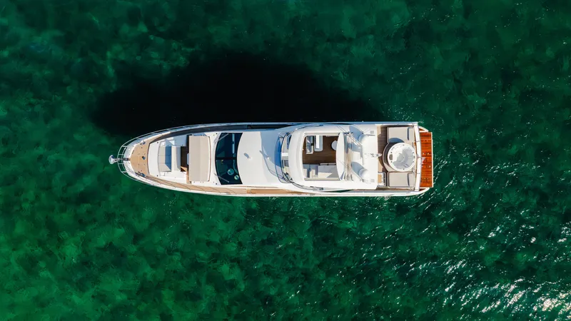 Abu Too! Yacht Photos Pics 