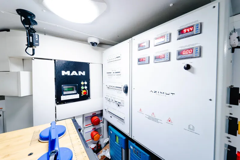 Abu Too! Yacht Photos Pics 