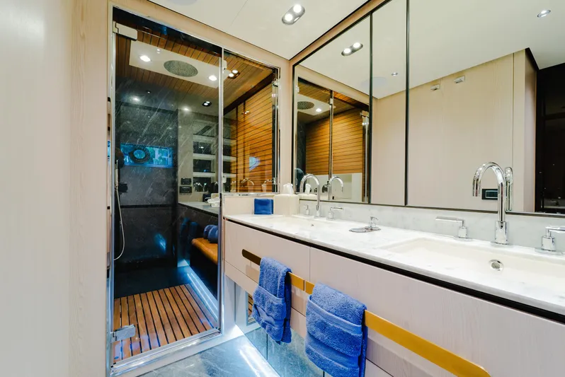 Abu Too! Yacht Photos Pics 