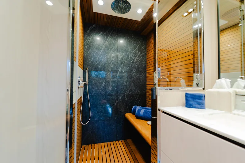 Abu Too! Yacht Photos Pics 