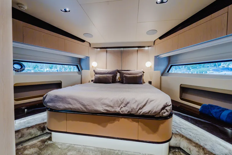 Abu Too! Yacht Photos Pics 