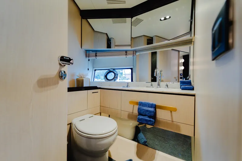 Abu Too! Yacht Photos Pics 