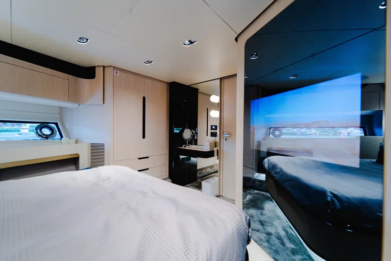 Abu Too! Yacht Photos Pics 