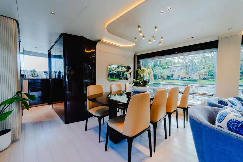 Abu Too! Yacht Photos Pics 