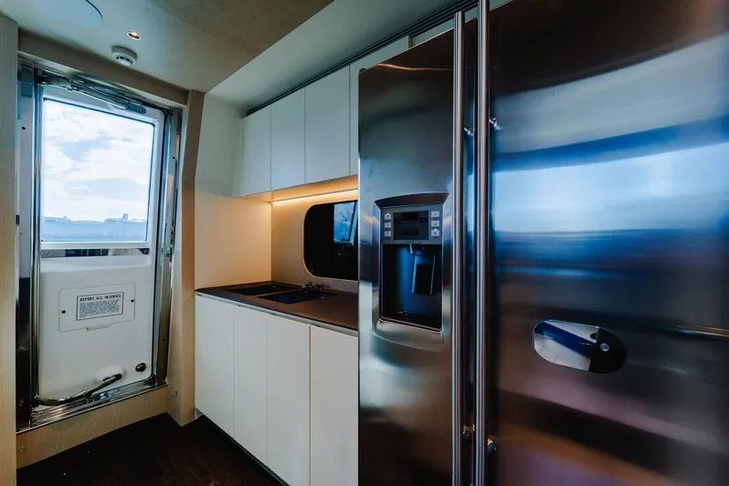 Abu Too! Yacht Photos Pics 