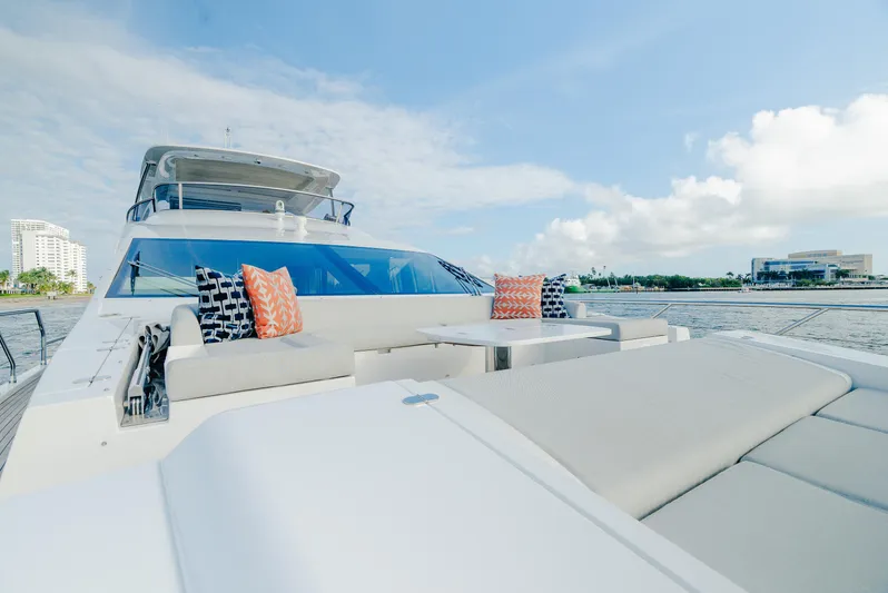 Abu Too! Yacht Photos Pics 