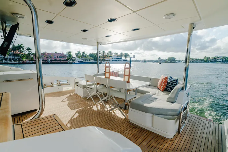 Abu Too! Yacht Photos Pics 