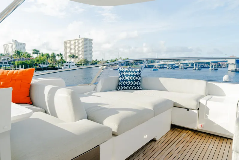 Abu Too! Yacht Photos Pics 