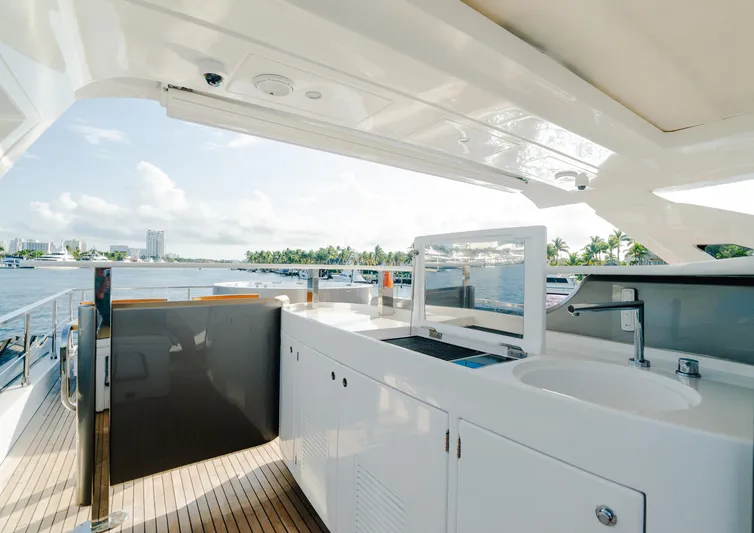 Abu Too! Yacht Photos Pics 