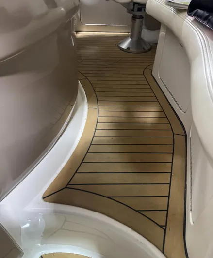 Kaboom Yacht Photos Pics Interior view of 2000 Sea Ray 460 Sundancer with sleek wooden flooring.