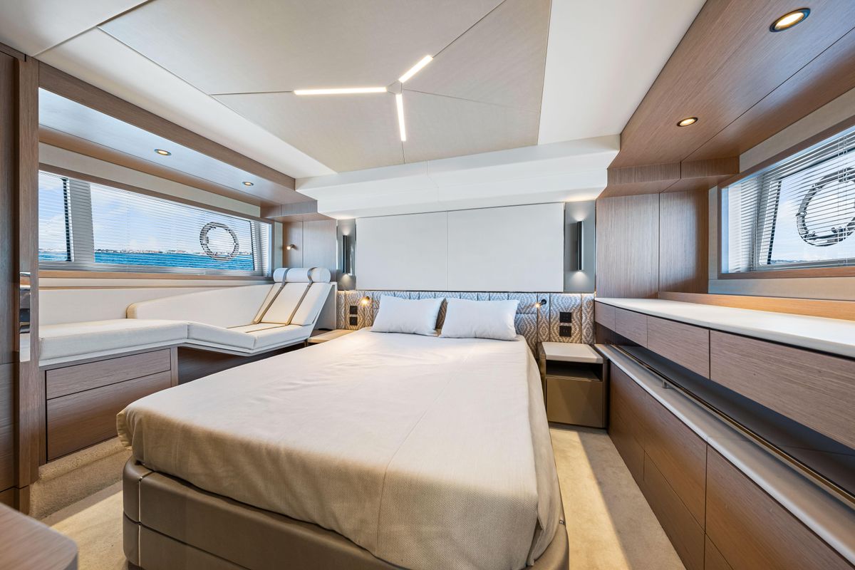 2021 Sunseeker 55 