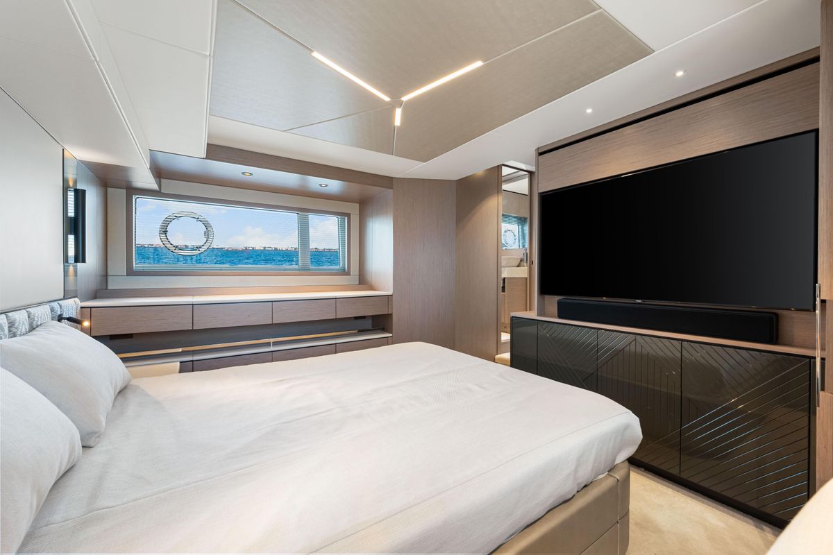 2021 Sunseeker 55 