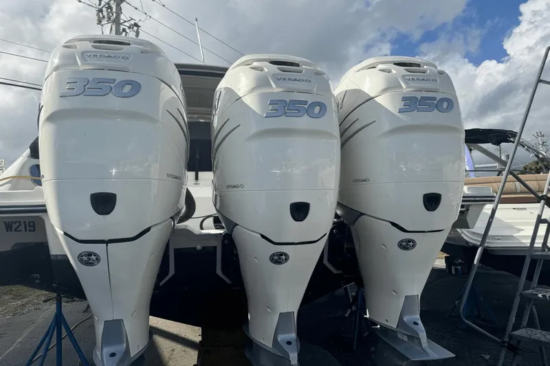  Yacht Photos Pics Three Mercury Verado 350 outboard engines on a 2019 Sea Ray 400 SLX OB boat.