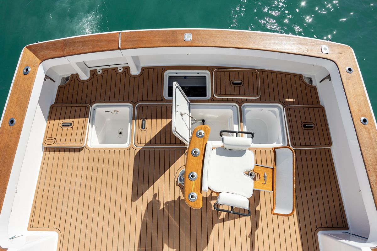 2001 Viking 61 