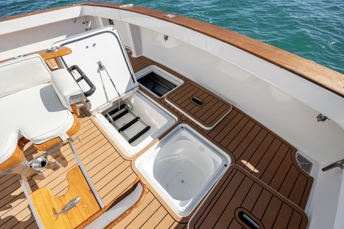 2001 Viking 61 