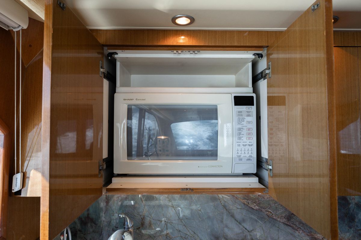 2001 Viking 61 