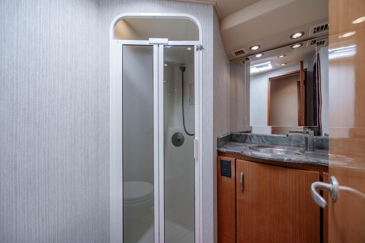 2001 Viking 61 