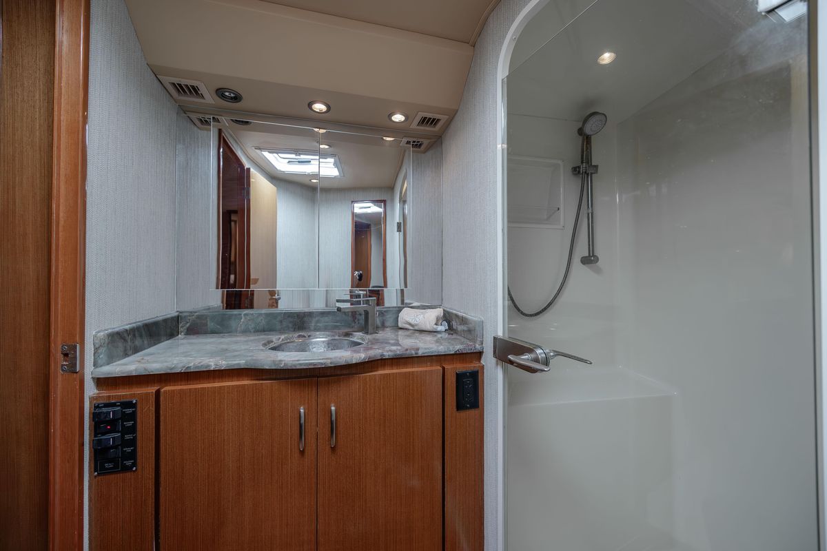 2001 Viking 61 