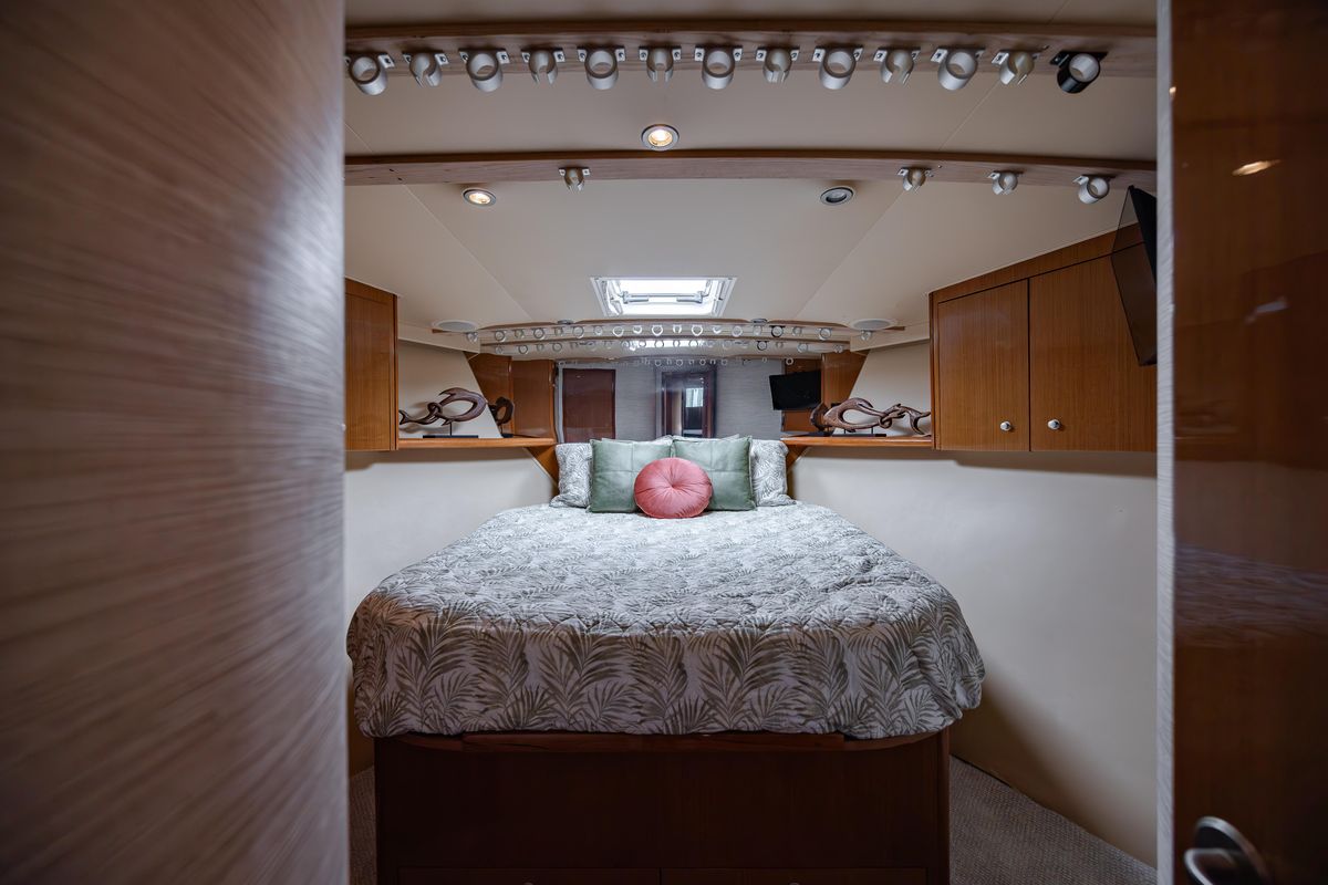 2001 Viking 61 