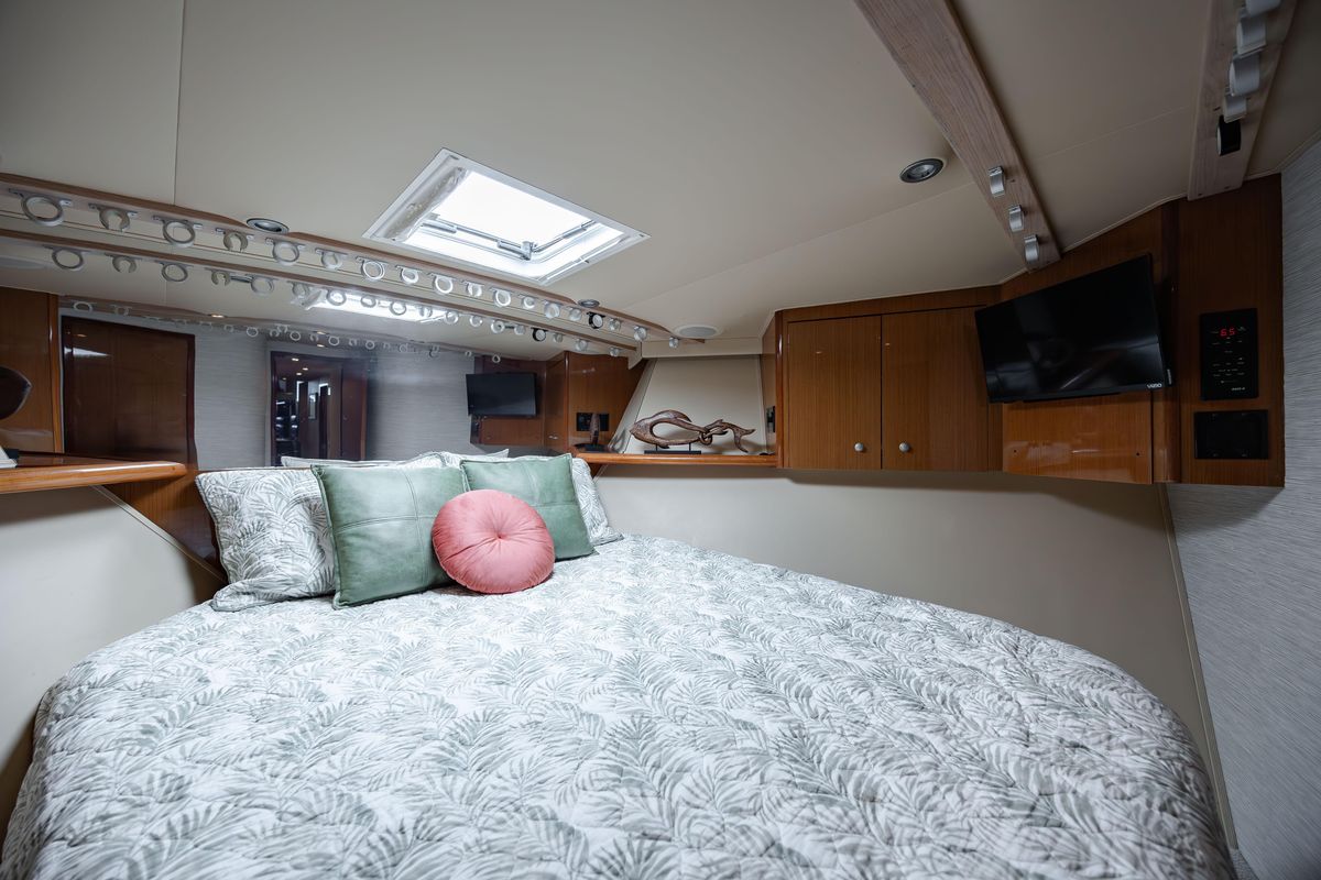 2001 Viking 61 
