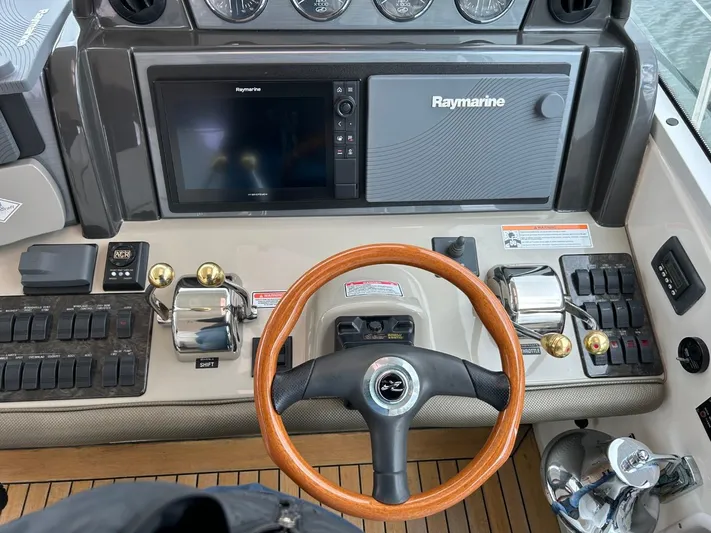 Diversion Yacht Photos Pics 