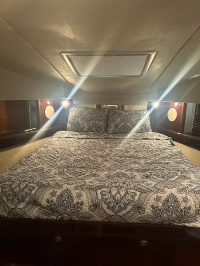 Diversion Yacht Photos Pics 