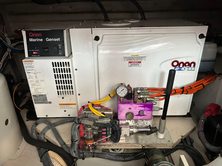 Diversion Yacht Photos Pics 