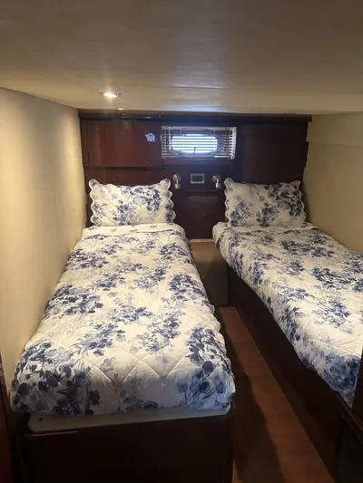 Diversion Yacht Photos Pics 