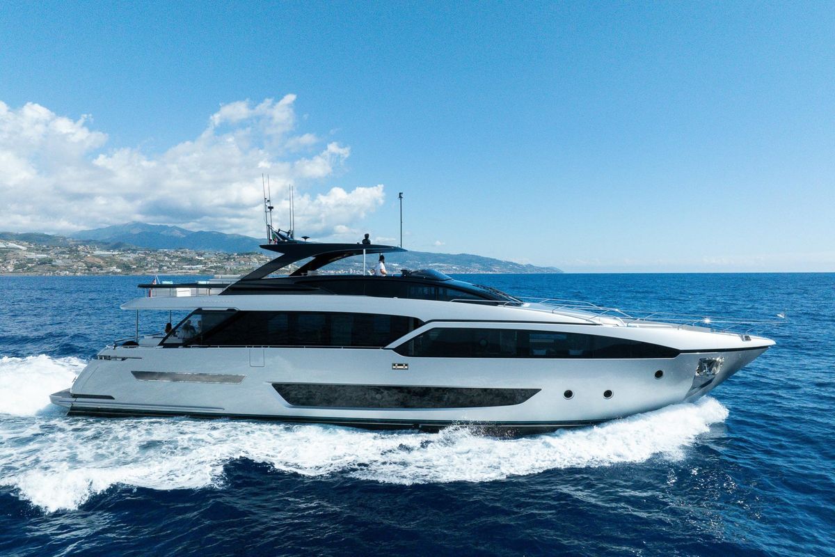 2022 Riva 93 