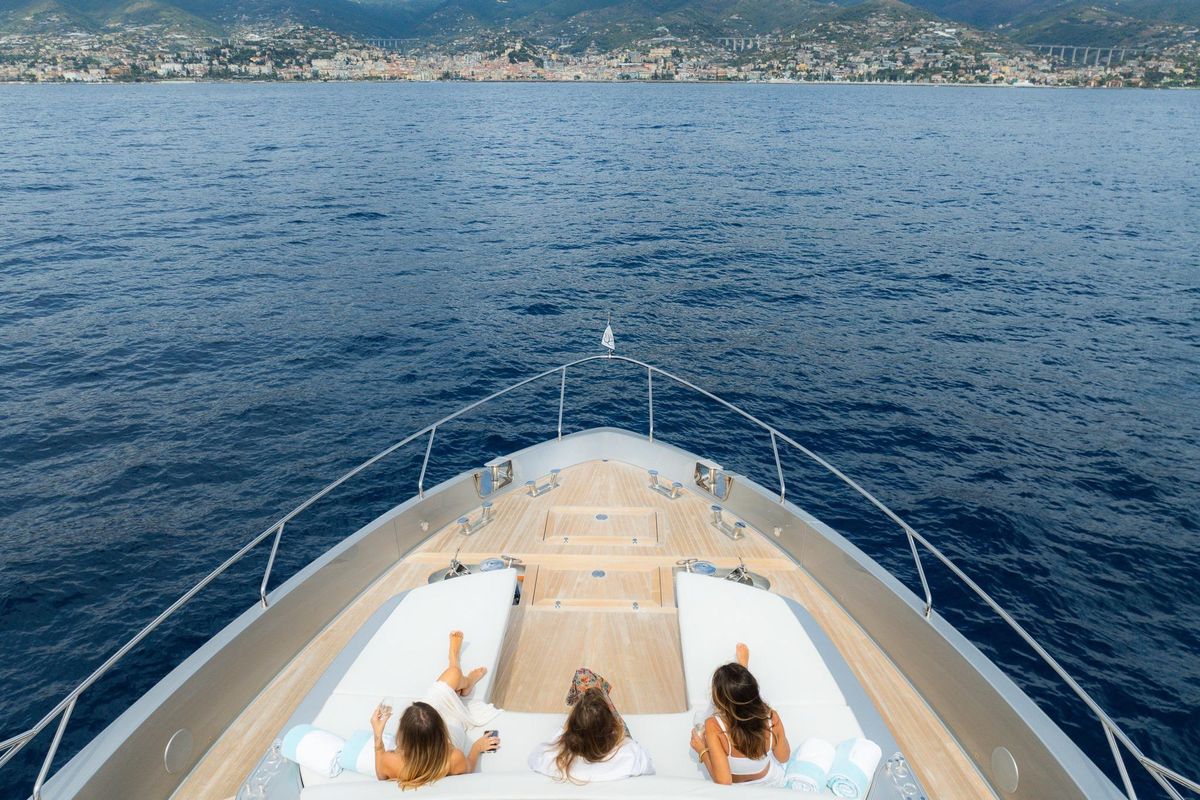 2022 Riva 93 