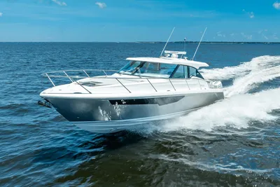 Tiara Yachts 43LE
