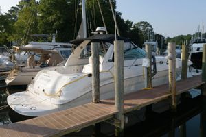 Sea Ray 410 Express Cruiser