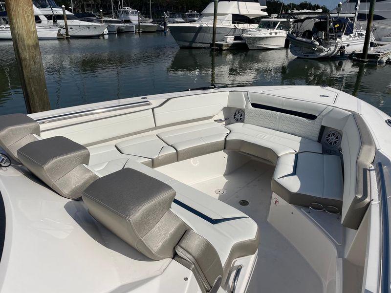 2023 Tiara Yachts 43 LS