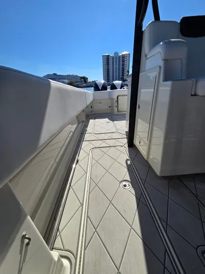  Yacht Photos Pics 2018 HCB 42 Siesta boat deck with modern design.