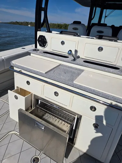  Yacht Photos Pics 2018 HCB 42 Siesta boat kitchen with drawers and sink.